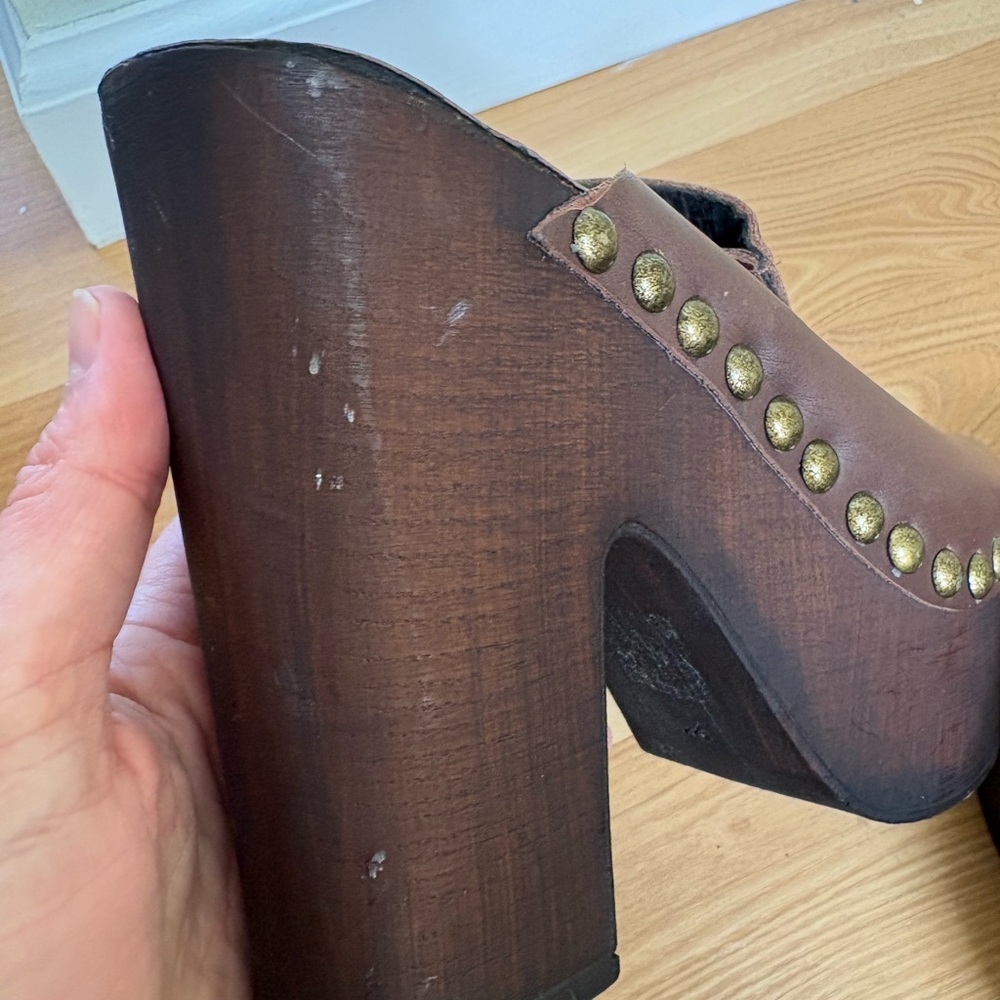 Charles David Brown Leather Platform Clogs with Studs - Picture 11 of 12